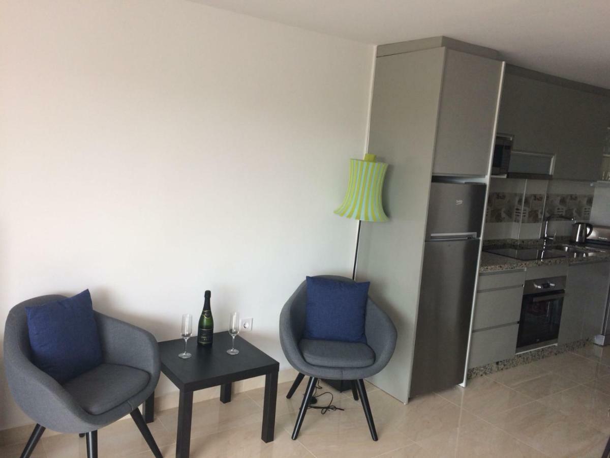 R&E Apartments ตอร์เรโมลิโนส ภายนอก รูปภาพ