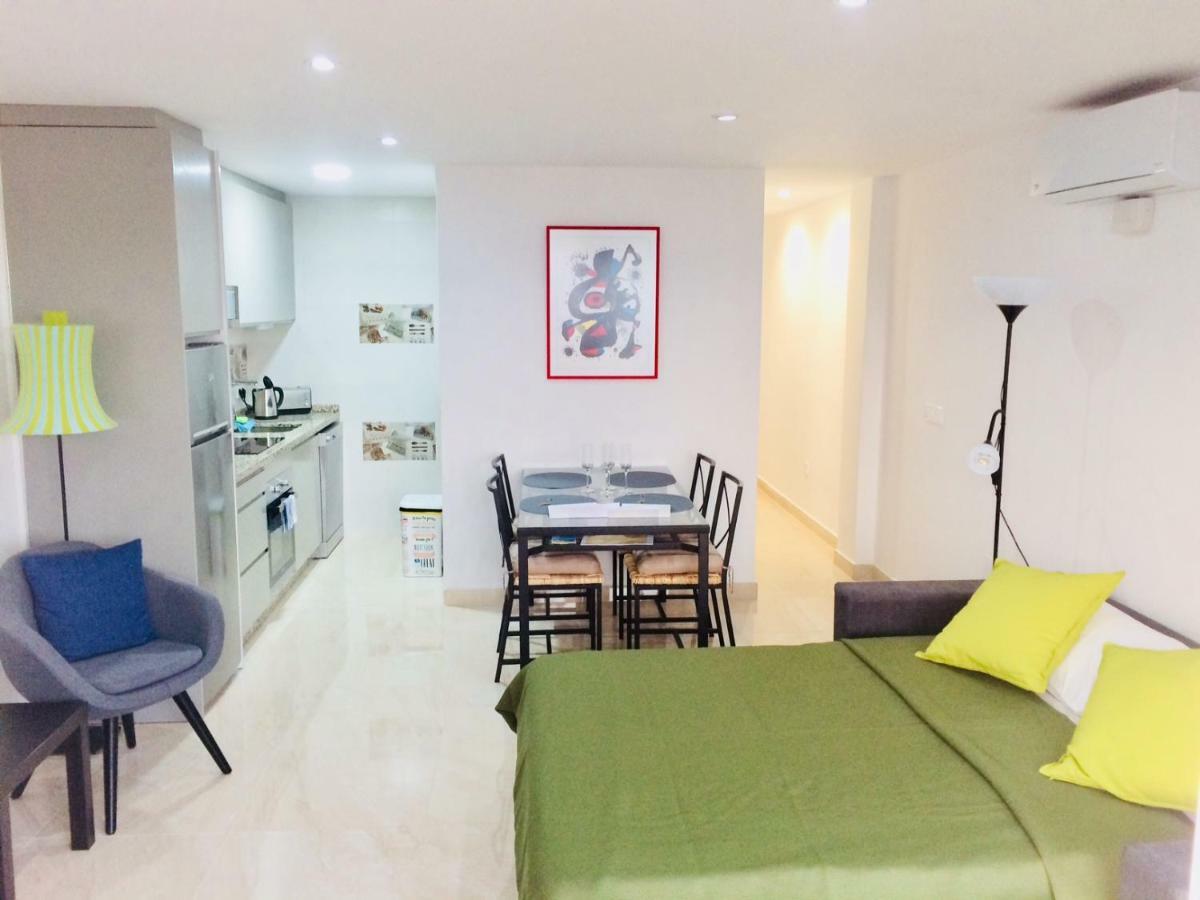 R&E Apartments ตอร์เรโมลิโนส ภายนอก รูปภาพ