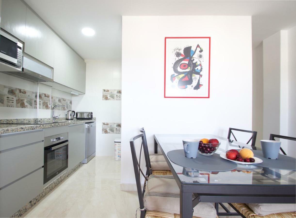 R&E Apartments ตอร์เรโมลิโนส ภายนอก รูปภาพ