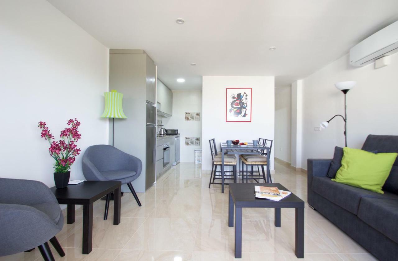R&E Apartments ตอร์เรโมลิโนส ภายนอก รูปภาพ